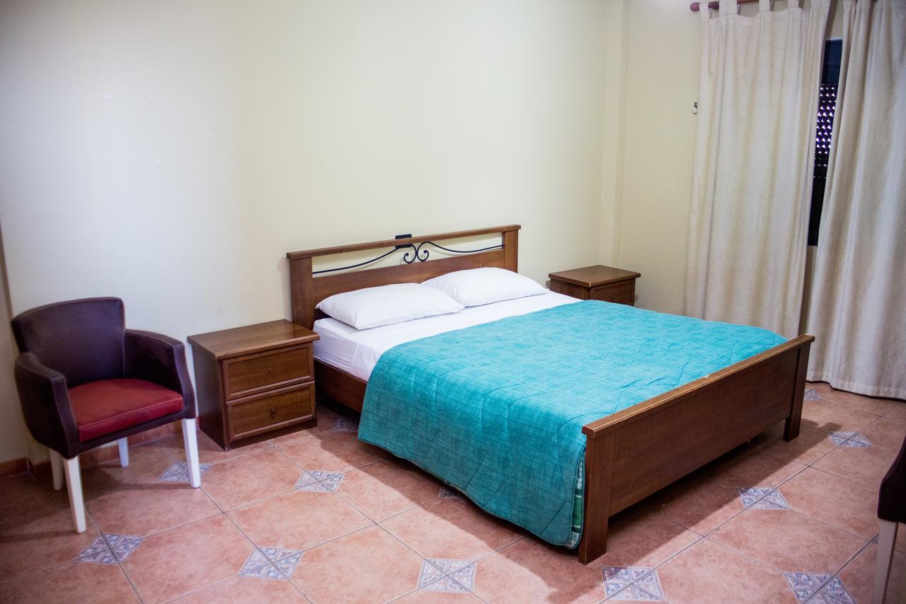 Hotel La Quercia ドゥラス エクステリア 写真